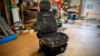 コマツ重機 運転席　透明ビニールカバーを製作